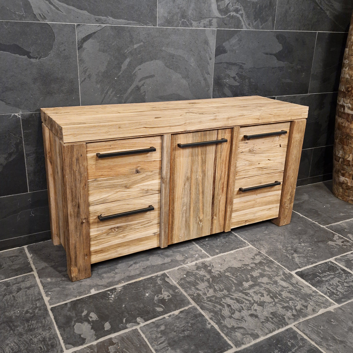 Handgefertigter Badezimmer-Unterschrank aus Teakholz mit rustikaler Oberfläche, Bali Badgestaltung, Modell 3, 150x47x80cm