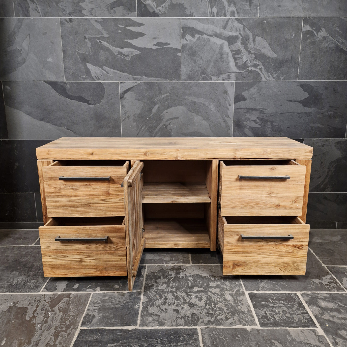 Handgefertigter Badezimmer-Unterschrank aus Teakholz von Bali mit rustikaler Oberfläche, Modell 3, Maße 180x52x80 cm.