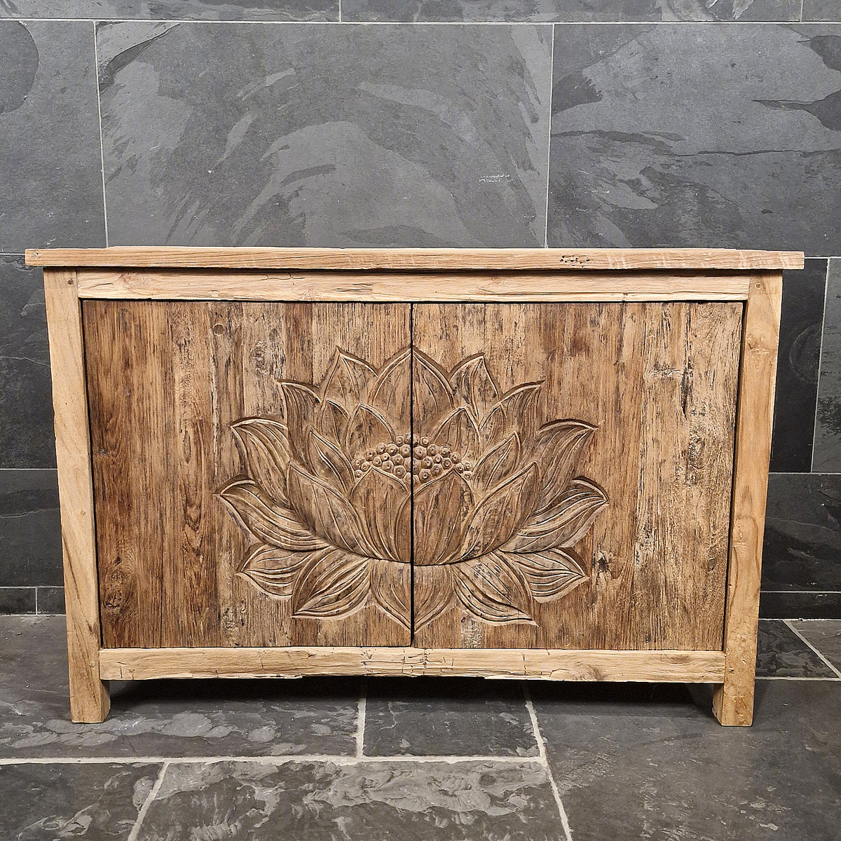 Sample Unterschrank mit Carving Blume | Recyceltes Teakholz | Lotus