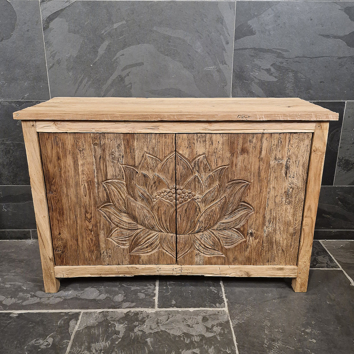 Sample Unterschrank mit Carving Blume | Recyceltes Teakholz | Lotus