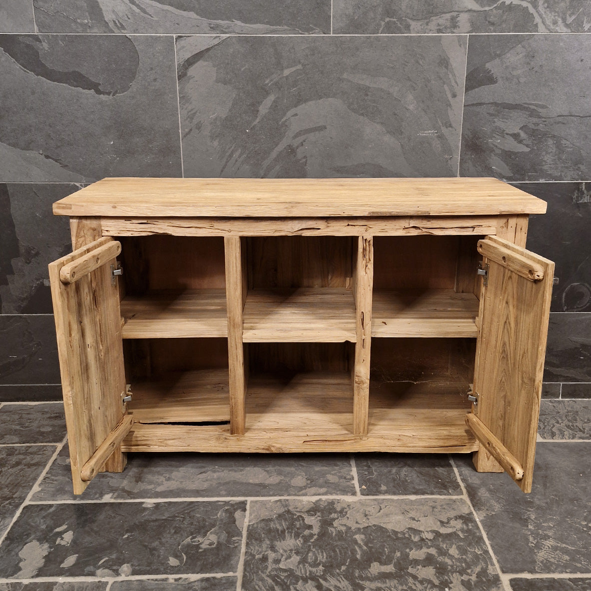 Badezimmer-Unterschrank aus recyceltem Holz von Borneo, natürliche und pflegeleichte Badgestaltung, Modell 2, 126x50x80 cm