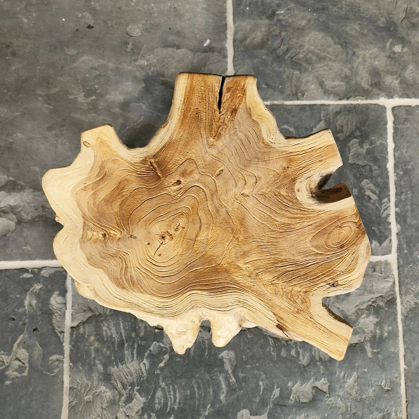 Hocker aus Wurzelholz und Altholz, für Badgestaltung, mit 35x31x47 cm Größe, von der Marke HOCKER.