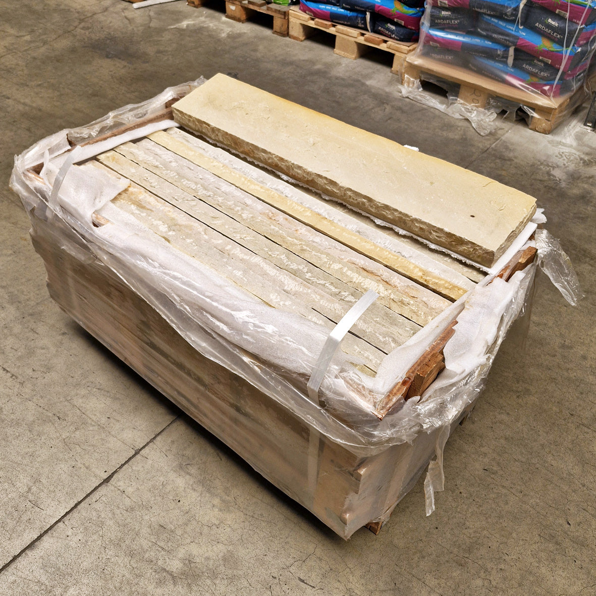 Beige Sandstein Kantsteine, Naturstein, 100 x 25 x 5 cm, für Gartenwege und Begrenzungen, von Sandstein Mint
