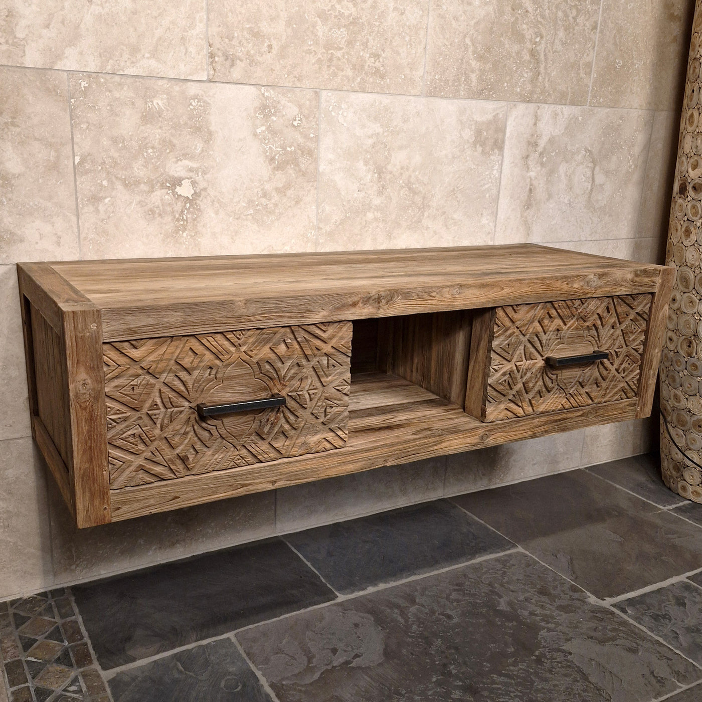 Hängeschrank mit Carving-Schubladen aus recyceltem Teakholz, KOMODO 2, für moderne Badgestaltung, Maße 150x53x41 cm