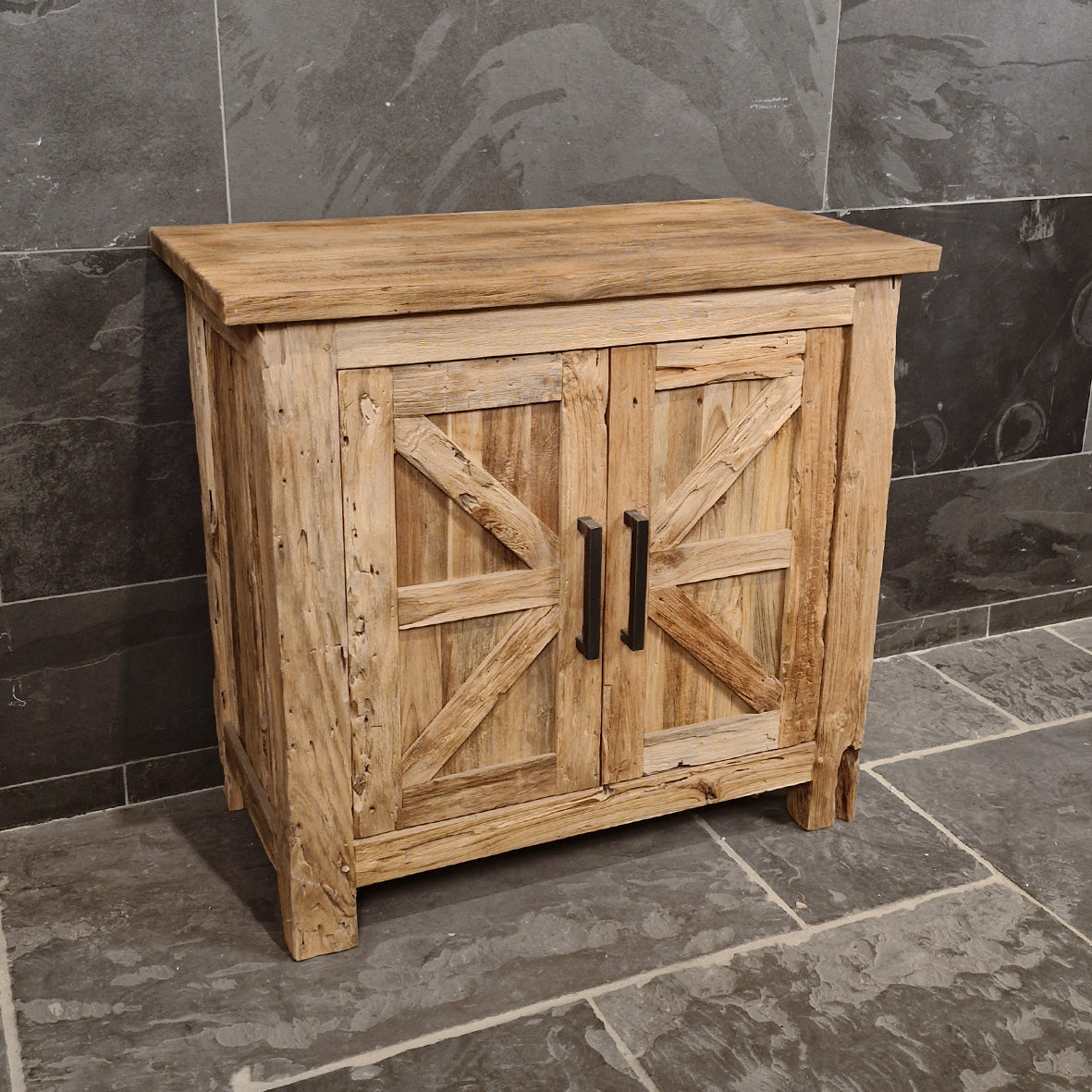 Lombok Badezimmer-Unterschrank aus Teak oder Altholz, 86x45x80 cm, für stilvolle Badgestaltung.