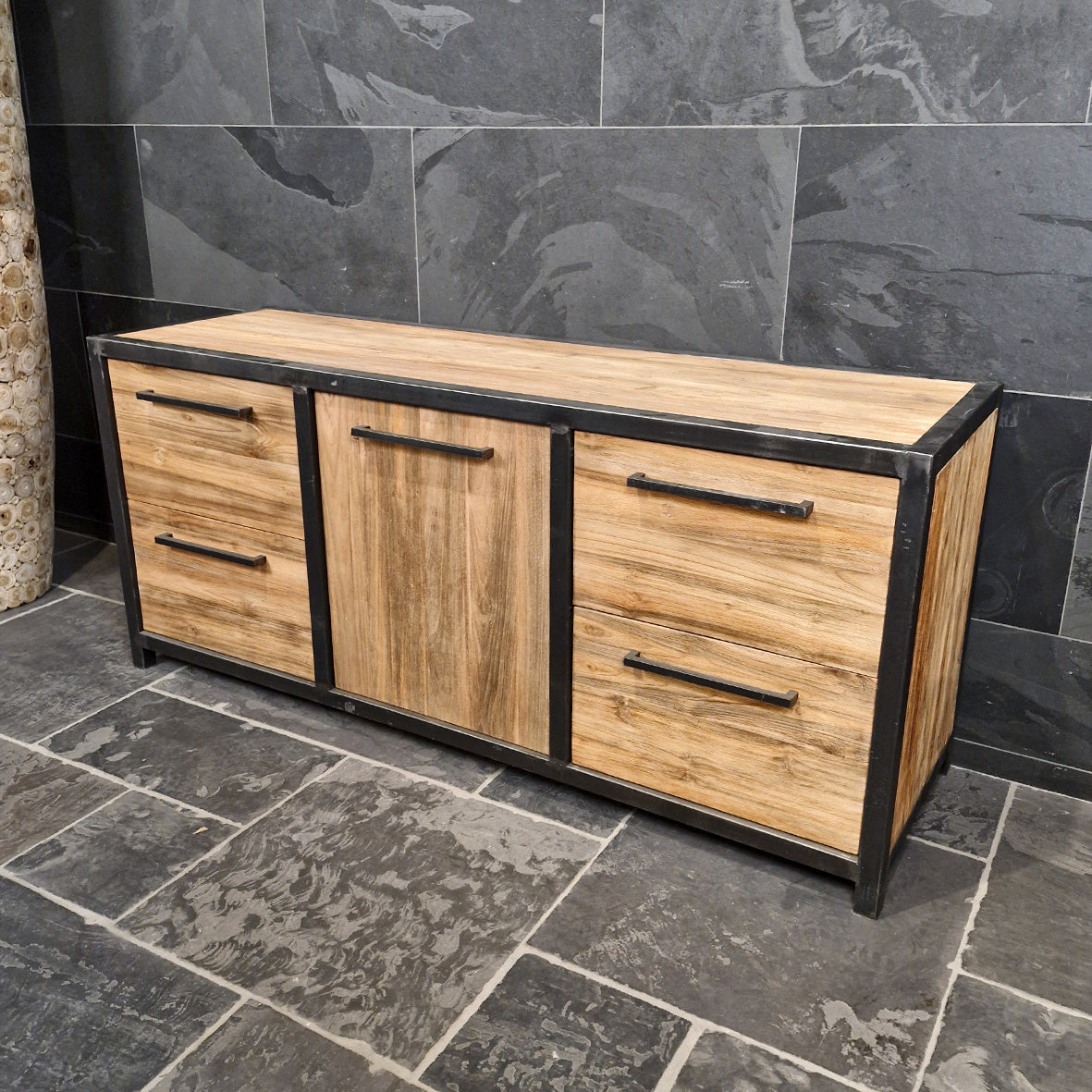 Badunterschrank aus recyceltem Teakholz von Metal Look, 180x50x80cm, moderne Badgestaltung, sichtbare Holzstruktur