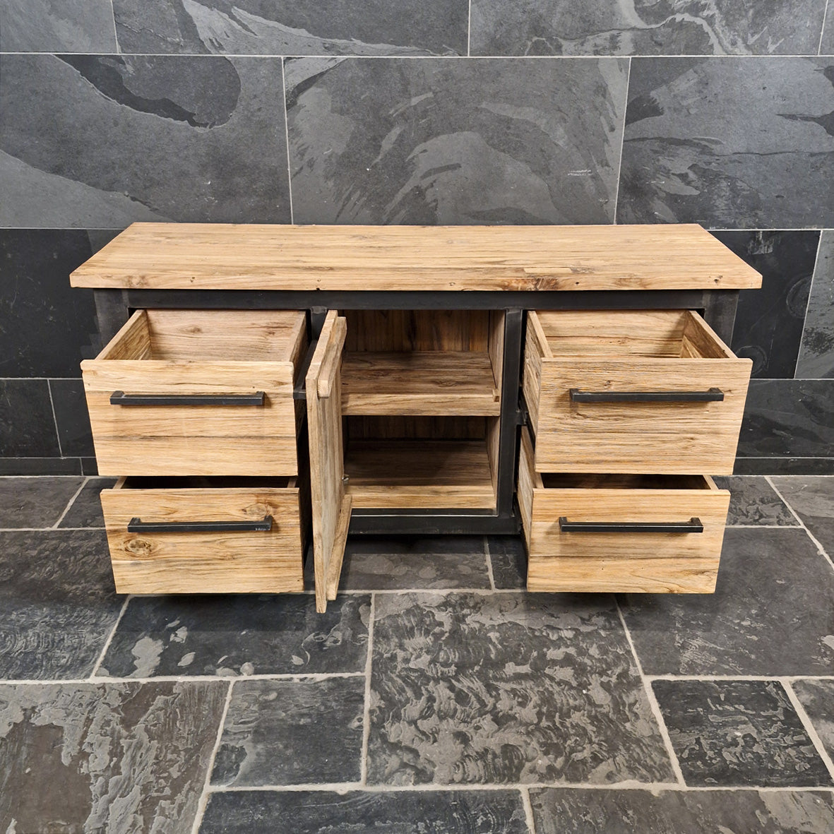 Moderner Badunterschrank aus Teakholz von Metal Look, 156x50x80cm, nachhaltiges und zeitloses Design für Badgestaltung.
