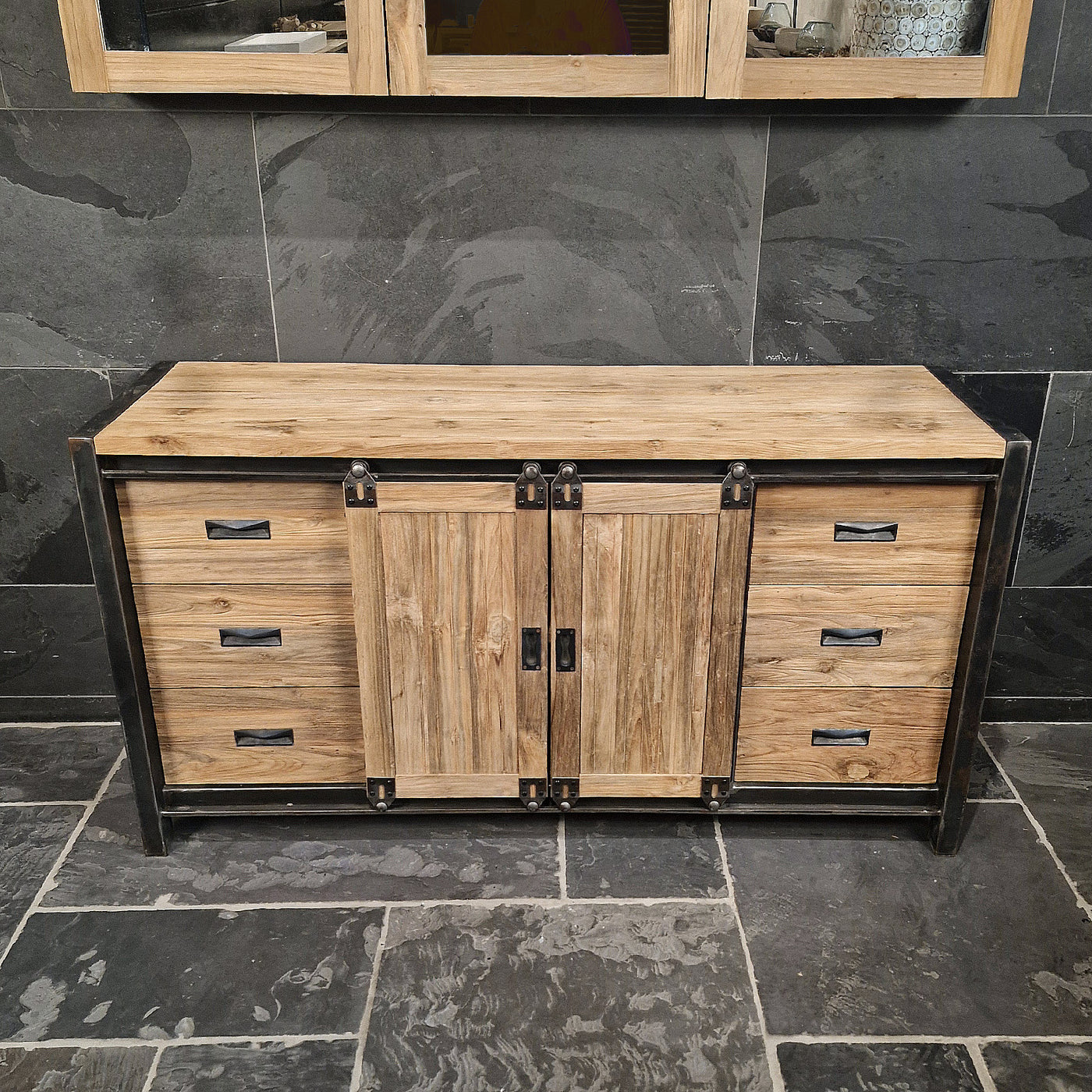 Unterschrank mit Schiebetüren aus recyceltem Teakholz, Badgestaltung von MOTANA, glatt und elegant, 150x47x80cm.