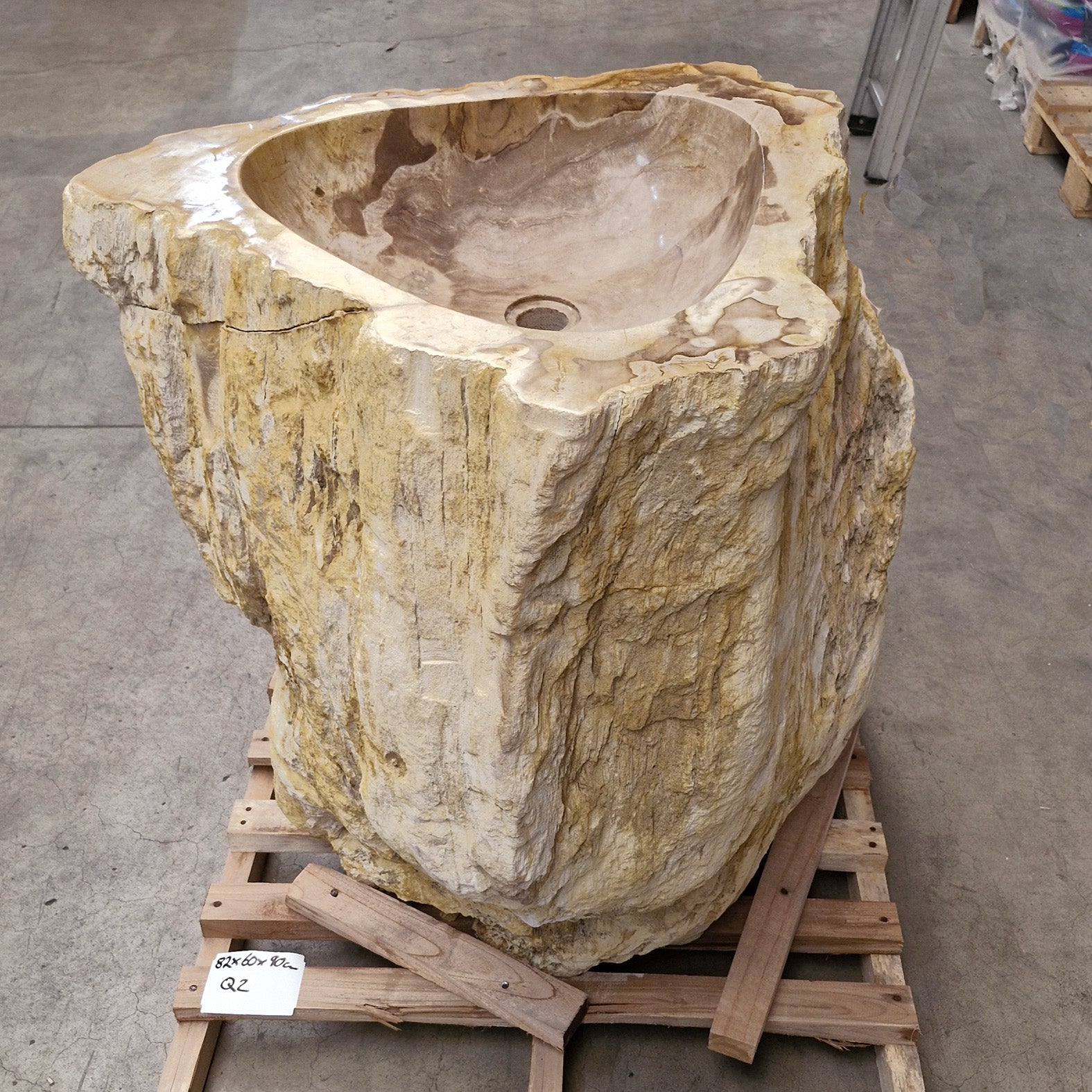 Staande wastafel van versteend hout | 82 x 60 x 90 cm | Q2