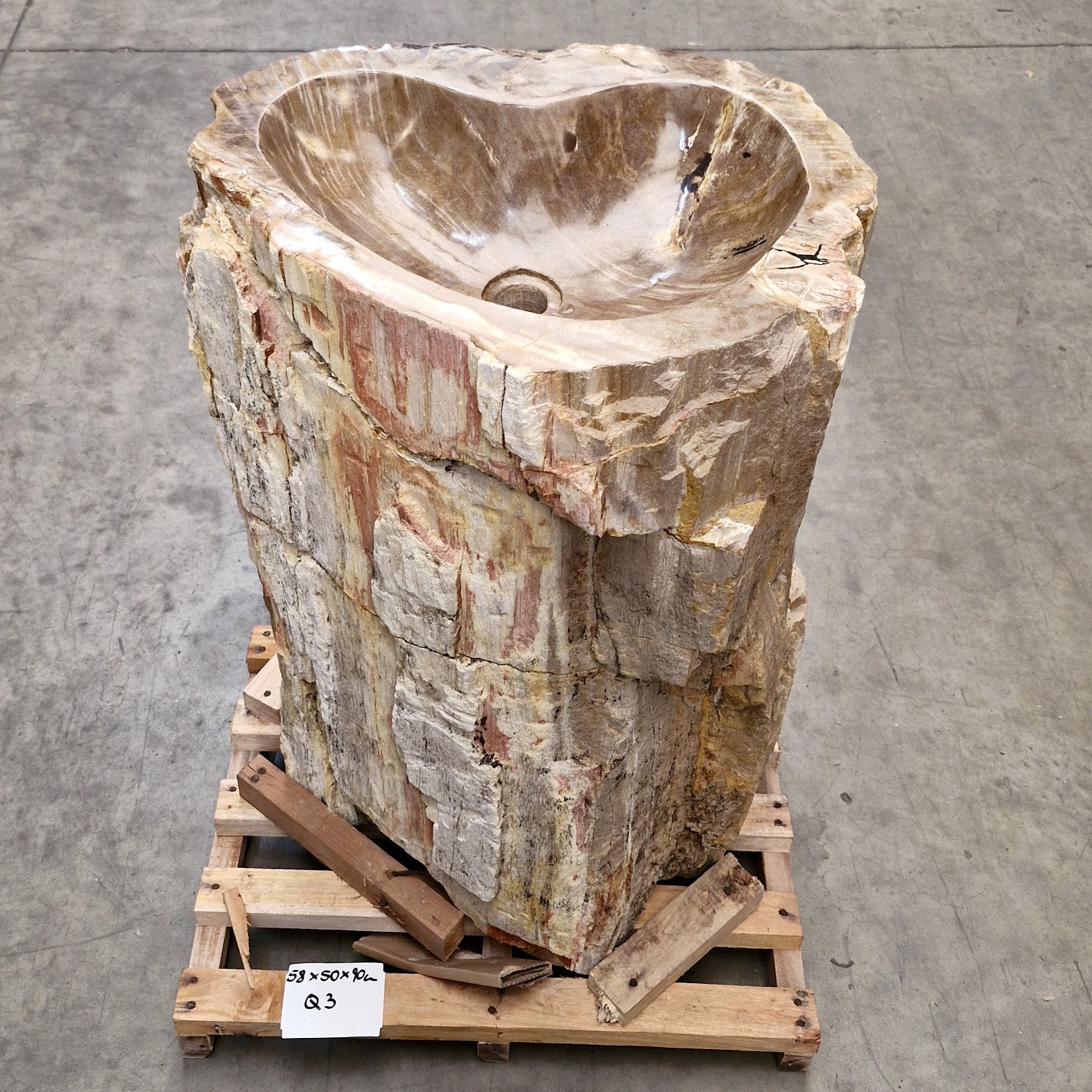 Staande wastafel van versteend hout | 58 x 50 x 90 cm | Q3