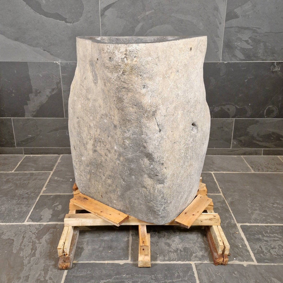 Staande wastafel riviersteen | 70 x 53 x 90 cm | D4