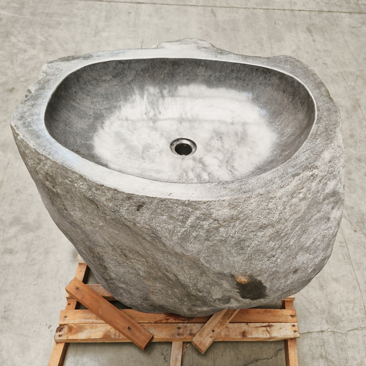 Standwaschbecken Flussstein | 87 x 69 x 92 cm | F3 - Badgestaltung