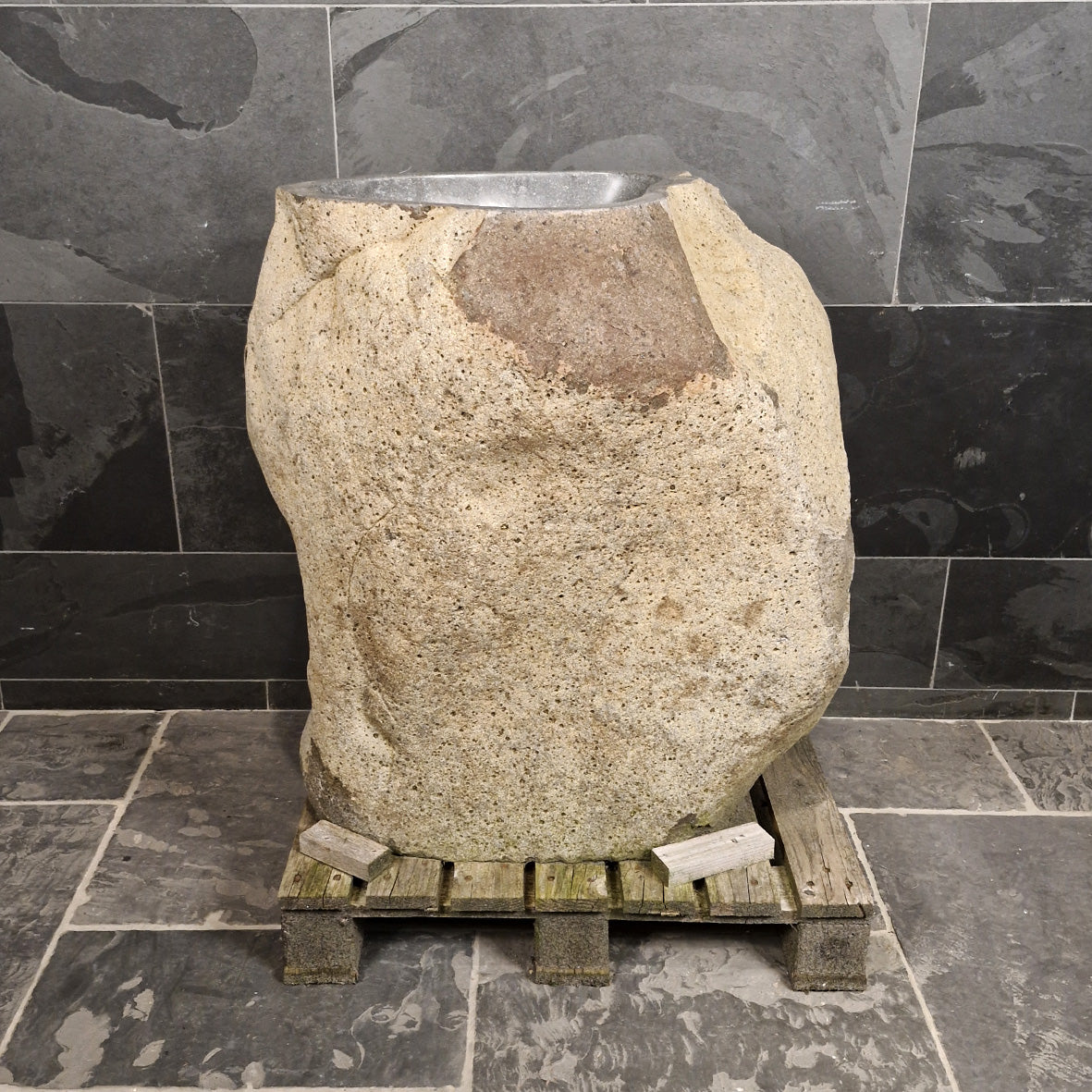 Staande wastafel riviersteen | 82 x 57 x 91 cm | B3