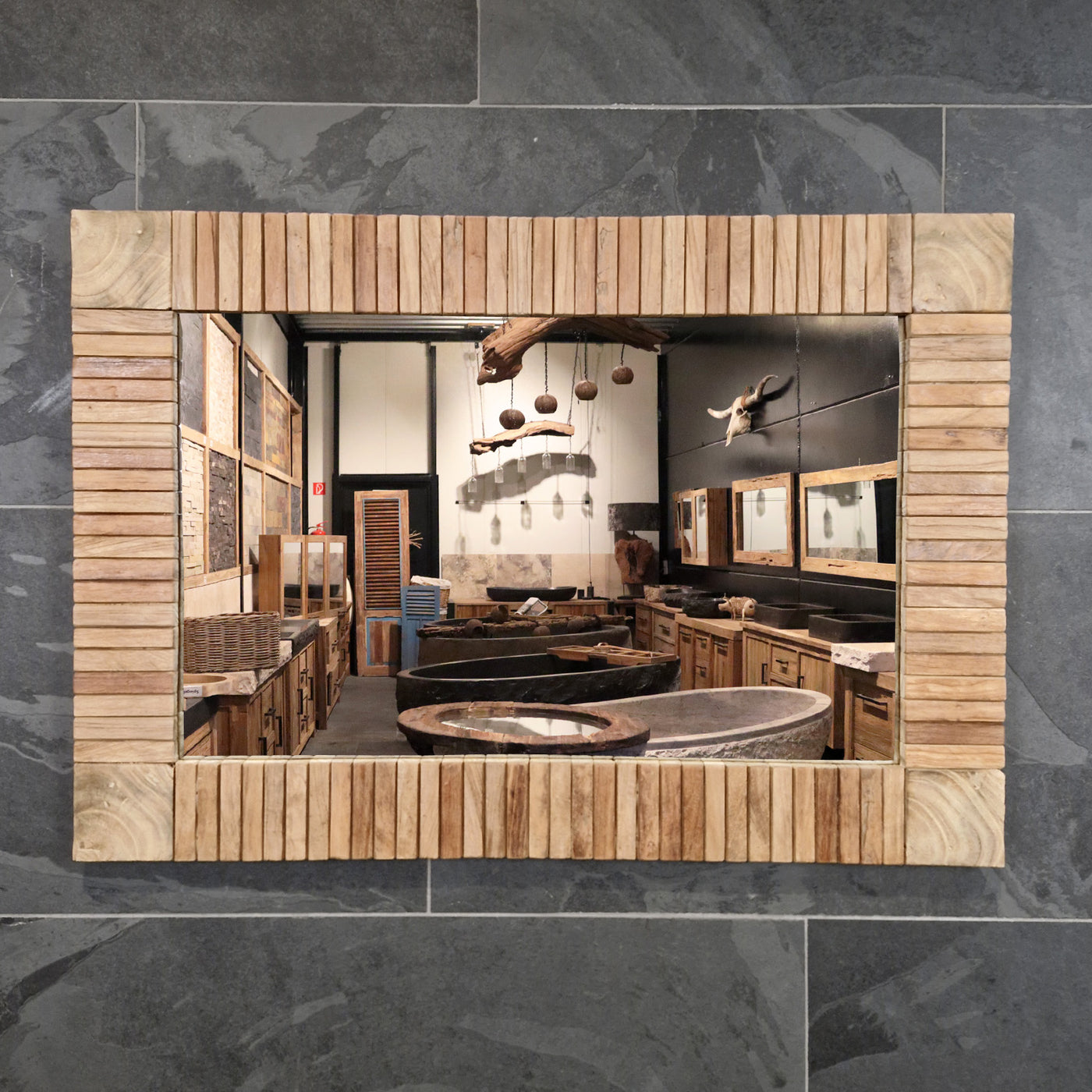 Wandspiegel Badspiegel aus recyceltem Teakholz, 100x70x4cm, für Badgestaltung, von Baumstumpf, stilvoll und umweltfreundlich