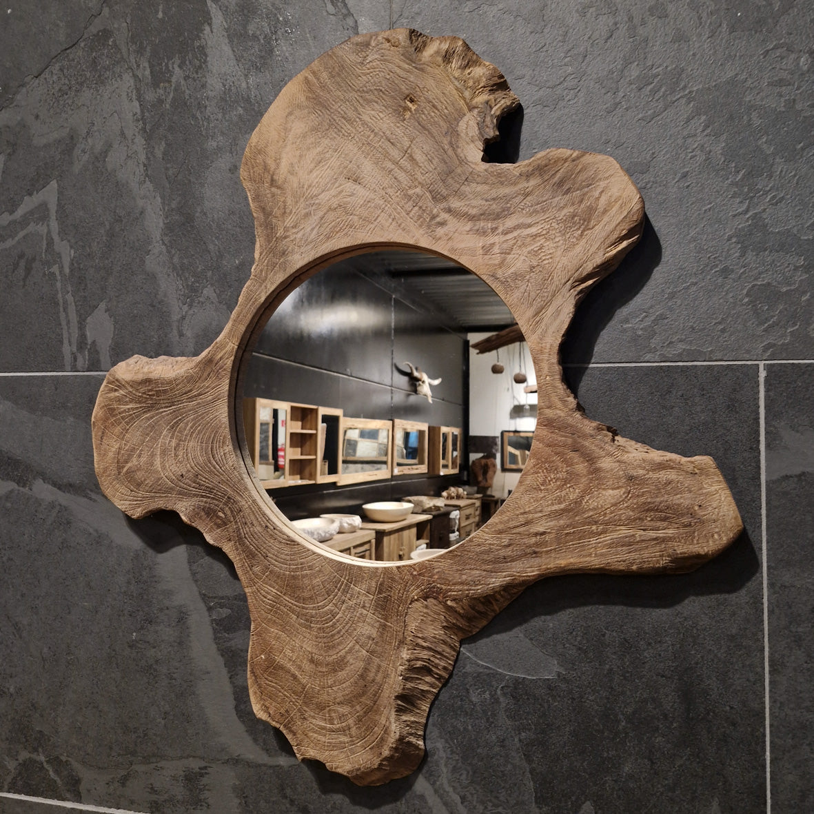 Wandspiegel Badspiegel von Baumstumpf, rechteckig mit Holzrahmen, in 71x62 cm, rustikale Badgestaltung, Baumstumpf-Design