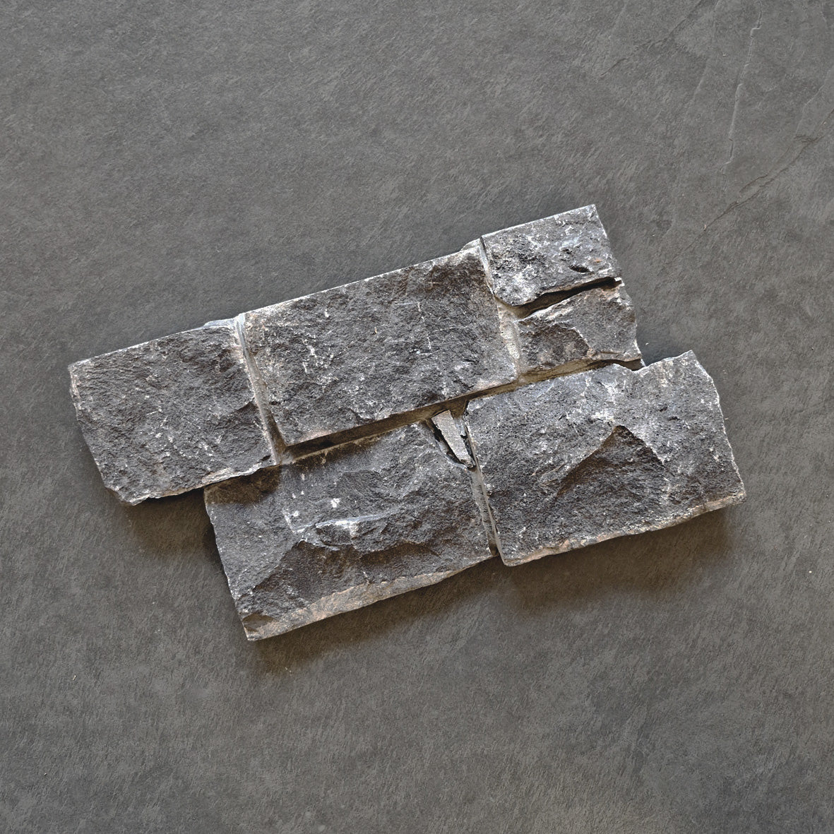 Muster Rocks Verblender in Schwarz aus Kalkstein, Naturstein, Muster-Design, für Wandgestaltung, sichtbare strukturierte Oberfläche
