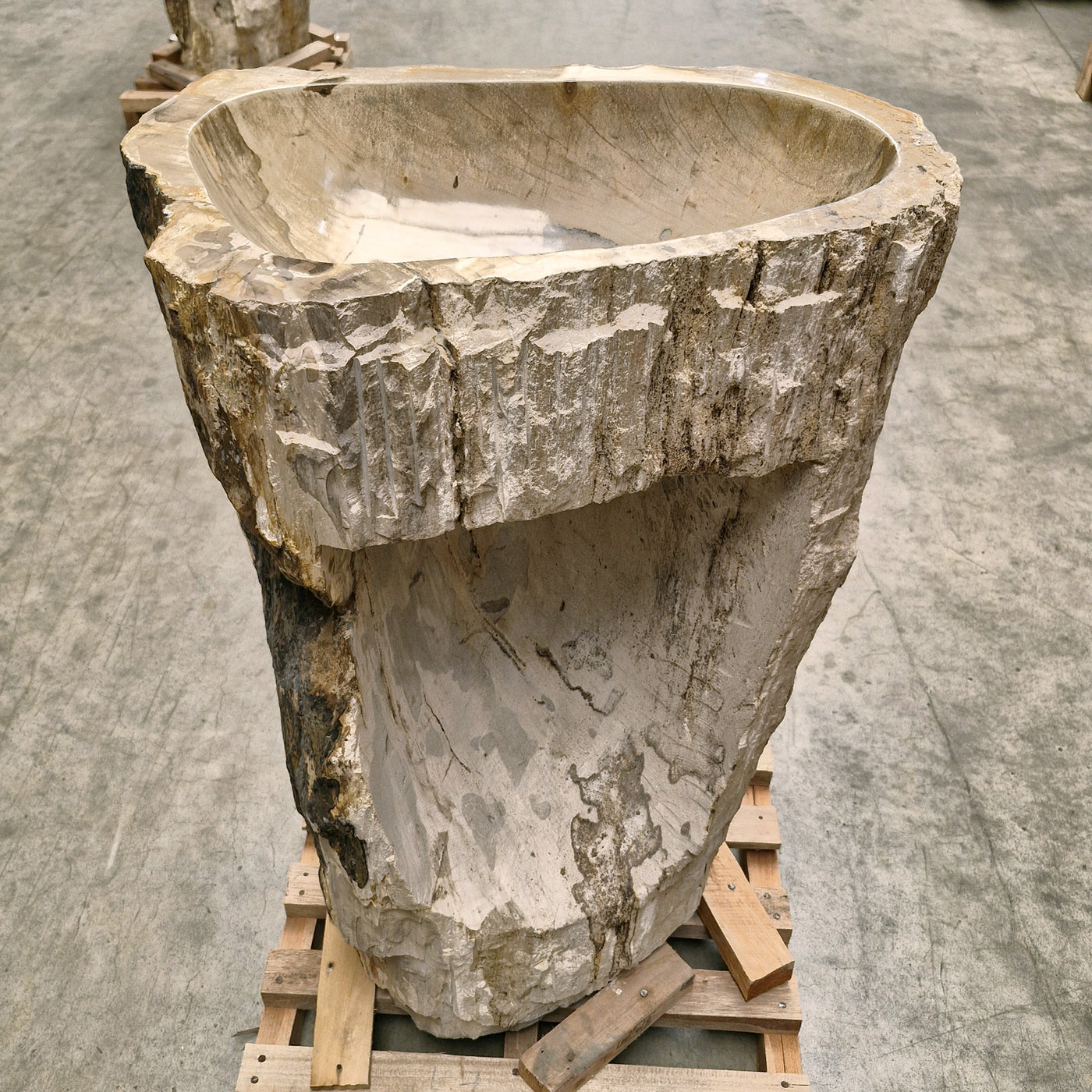 Standwaschbecken aus versteinertem Holz, 57x39x90 cm, Zakynthos Z4, für elegante Badgestaltung mit natürlichem Material