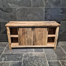 Badezimmerschrank aus recyceltem Teakholz, handgefertigter Unterschrank mit zwei Schiebetüren und drei Schubladen, rustikales Design mit Metallelementen, Maße 150 x 47 x 80 cm, einzigartiges Naturprodukt