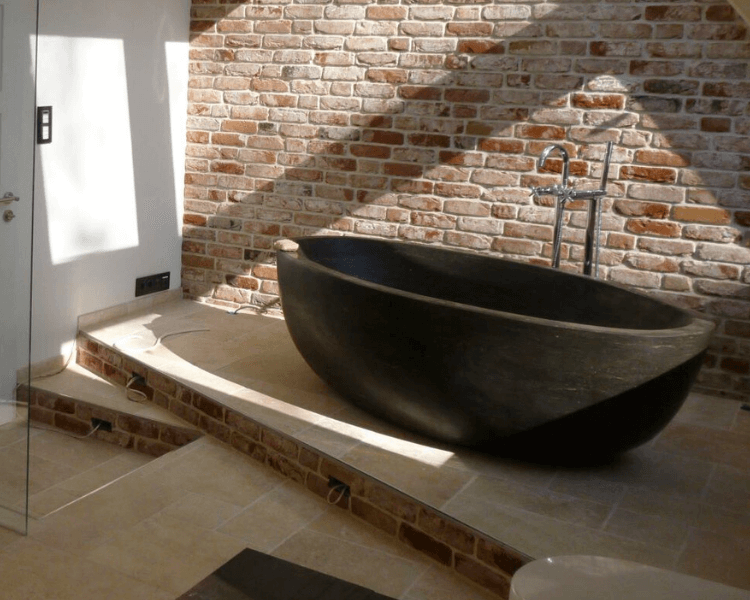 naturstein badewannen aus blaustein-travertin oder marmor - schwarz glatt
