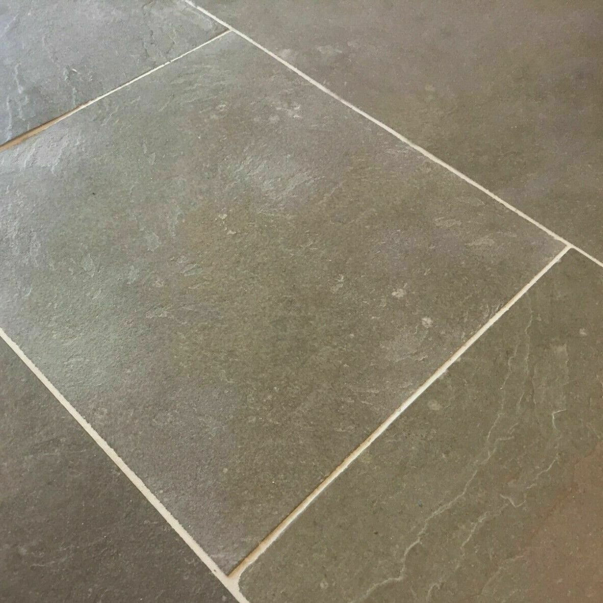 Muster Kalksteinfliesen Chateau Taupe, gespalten und gebürstet, für eleganten Schlossboden, natürliche Steinoptik, Produkt-154000