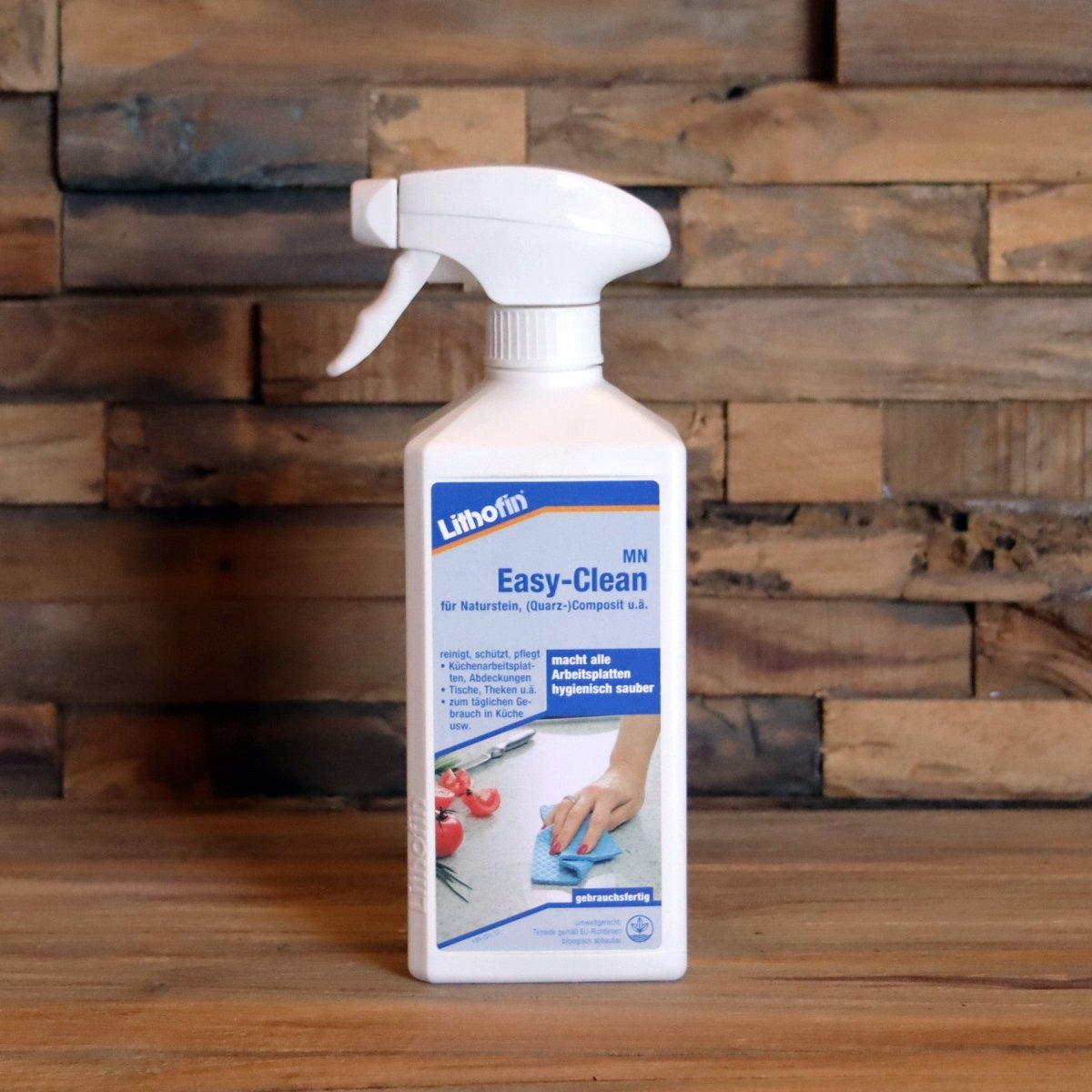 Flasche Lithofin EASY CLEAN Reinigungsspray für Badewannen und Fliesen, Pflege und Zubehör, weißes Fläschchen auf weißem Hintergrund