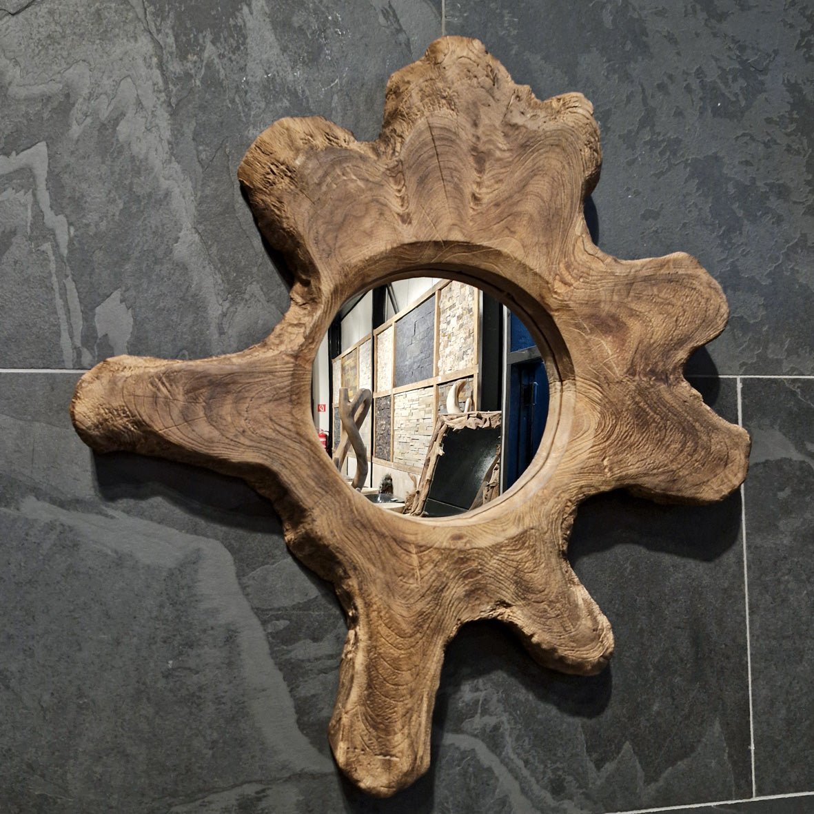 Runder Wandspiegel Badspiegel aus Baumscheibe, variierende Größen, für moderne Badgestaltung, von Baumstumpf