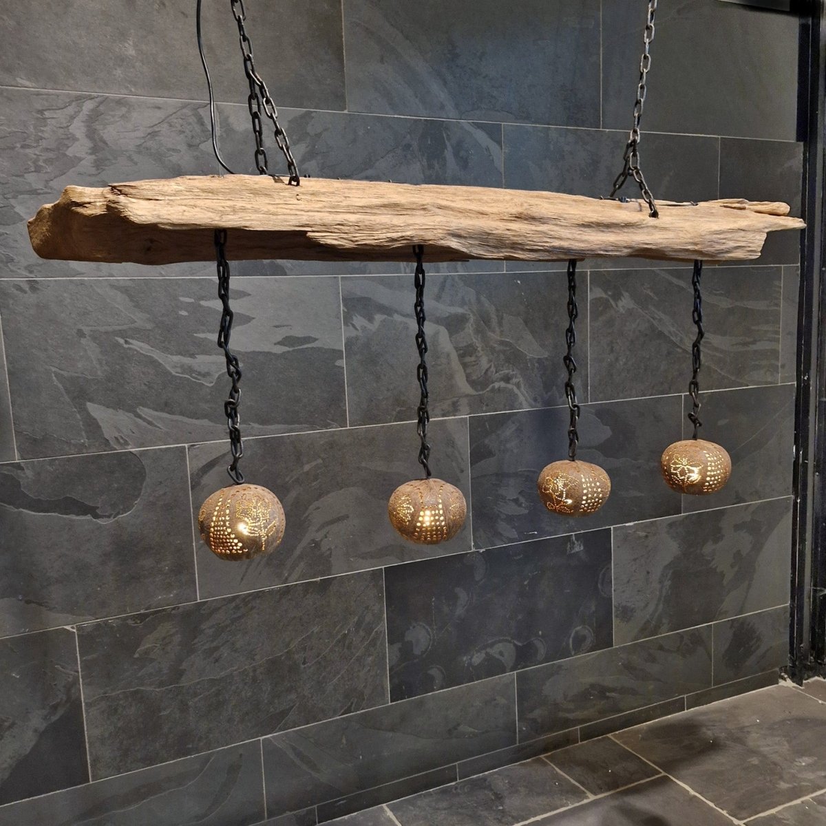 - Hängelampe KOKOSNUSS - 152 x 27 x 13 cm - 4 Lampen - Badgestaltung | Afrika Naturstein