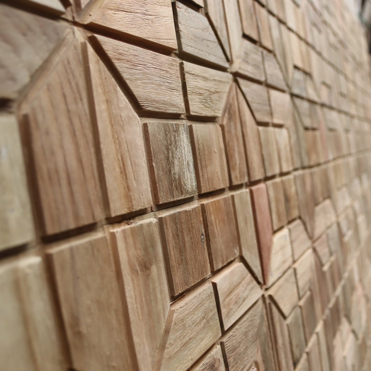 Holzverblender aus Teakholz von RETRO, langlebiges und natürliches Verblender-Design für Wandgestaltung.