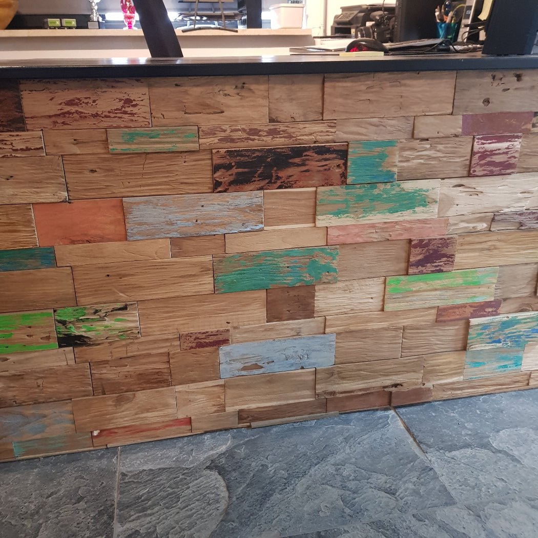 Holzverblender aus Teakholz mit bunten Farben, dekoratives Wandpaneel, INDO Markenprodukt, elegante Holzverblendung