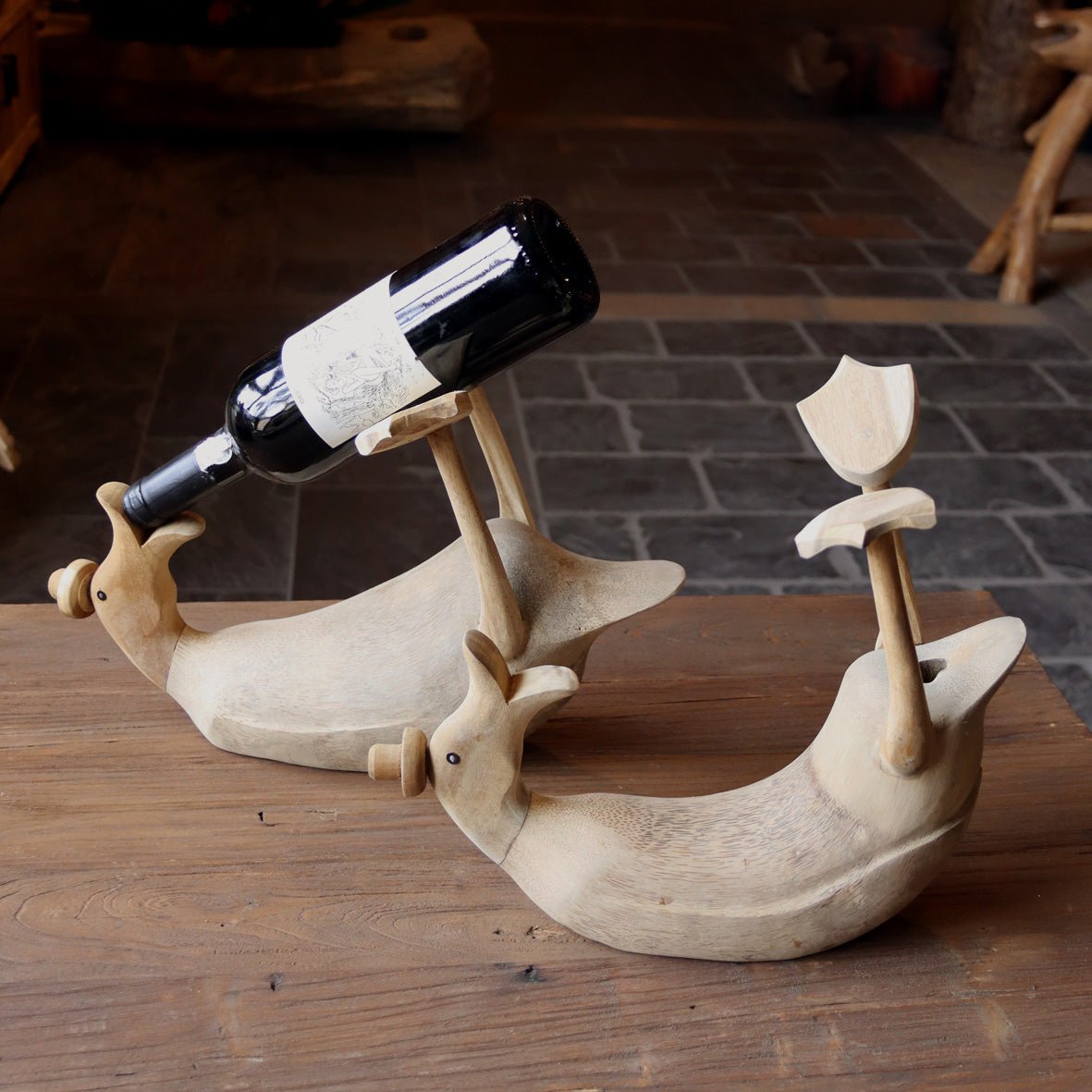 Deko Ente "Drunking Duck" aus der Badgestaltung von TIERE, detailreiche Figur für Badezimmerdekoration, lustiges Tierdesign