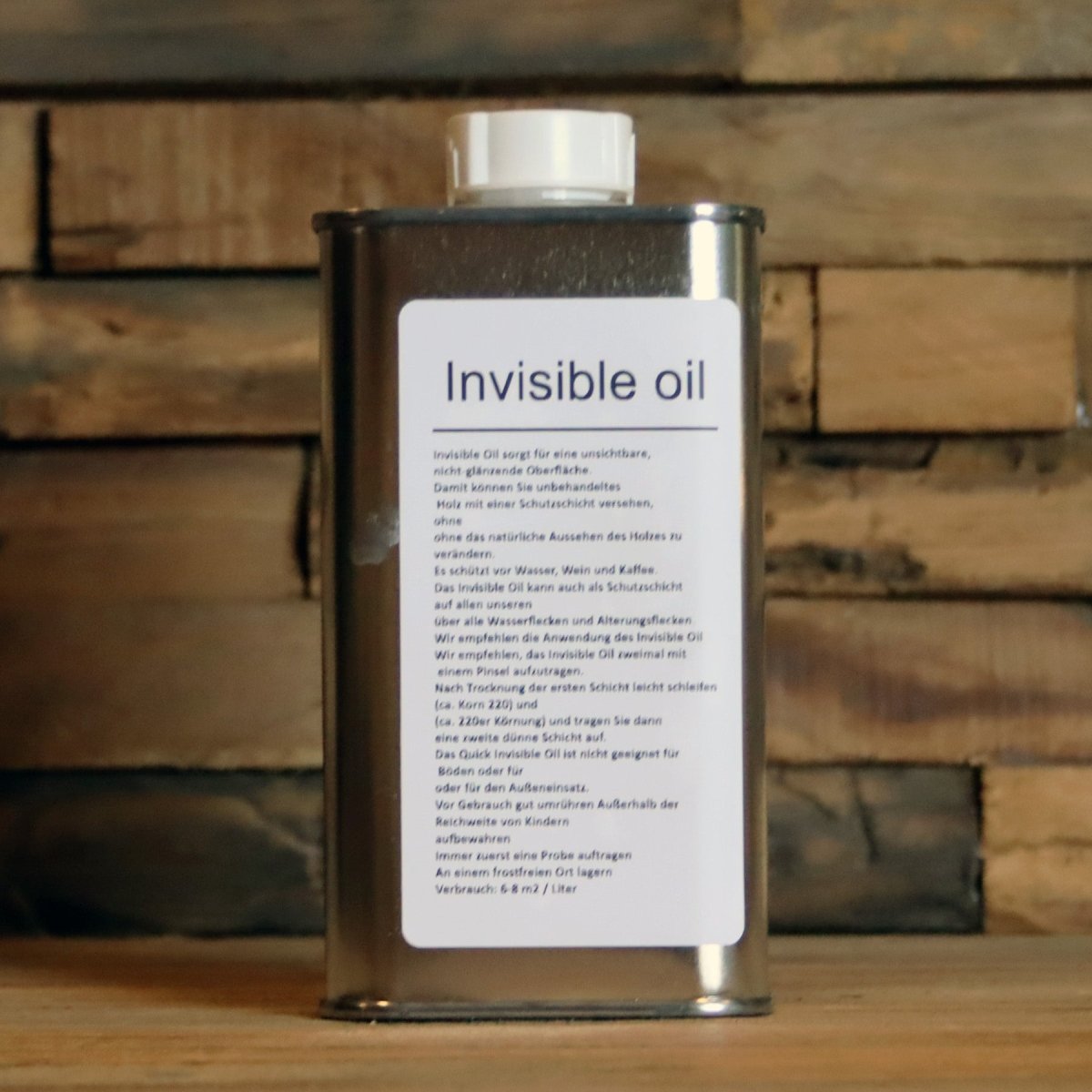 Pflege und Zubehör Quick Invisible Oil für Teakholz, transparente Pflegeöl, flasche auf weißem Hintergrund