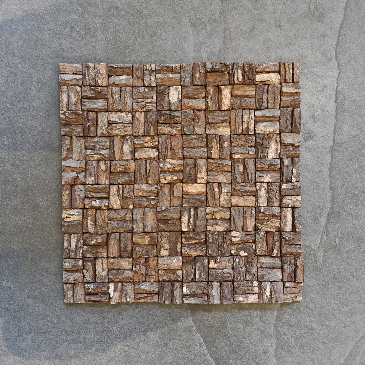 Holzverblender aus Baumrinde von BAUMRINDE, natürliche Oberflächenstruktur, ideal für dekorative Wandverkleidungen