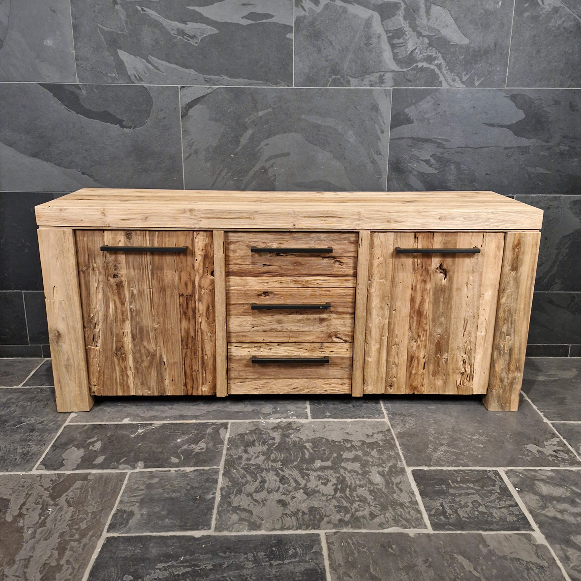 Nachhaltiger Bad-Unterschrank aus Teakholz von Bali, Maße 180x55x80cm, elegantes Badmöbel für stilvolle Badgestaltung