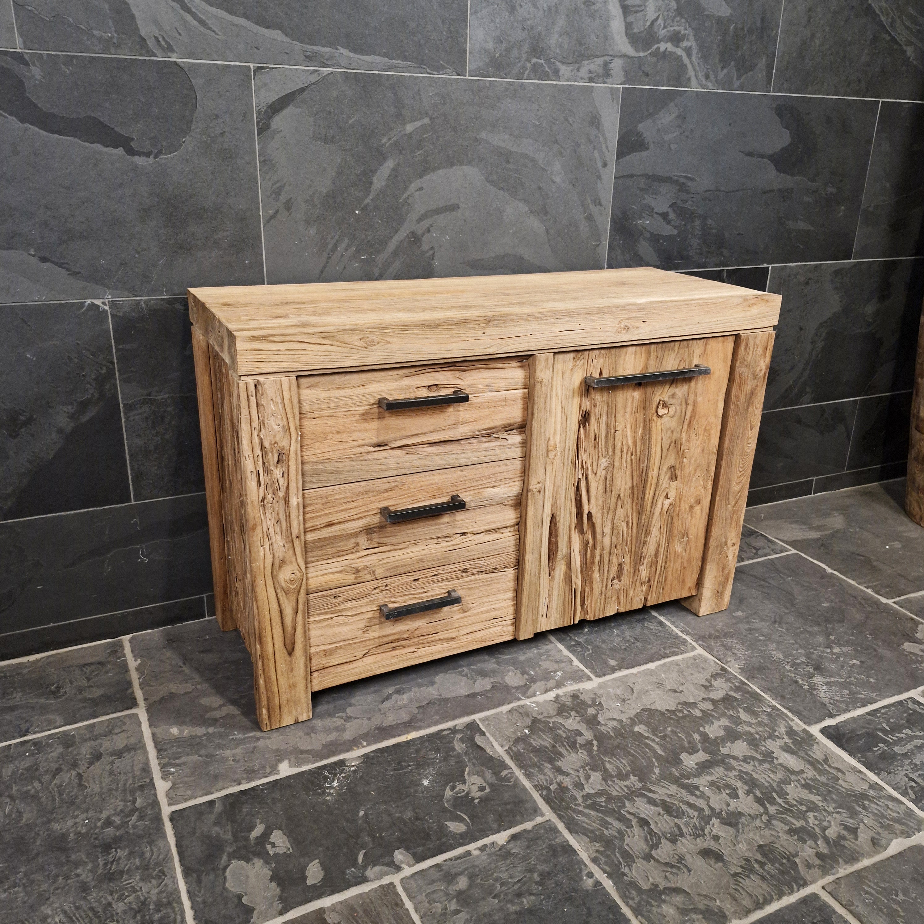 Teakholz Badezimmer-Unterschrank | Schlichte Eleganz aus Naturmaterial | Model 2 - Badgestaltung