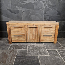 Handgefertigter Badezimmer-Unterschrank aus Teakholz mit rustikaler Oberfläche, Bali Model 3, Maße 180x52x80 cm.
