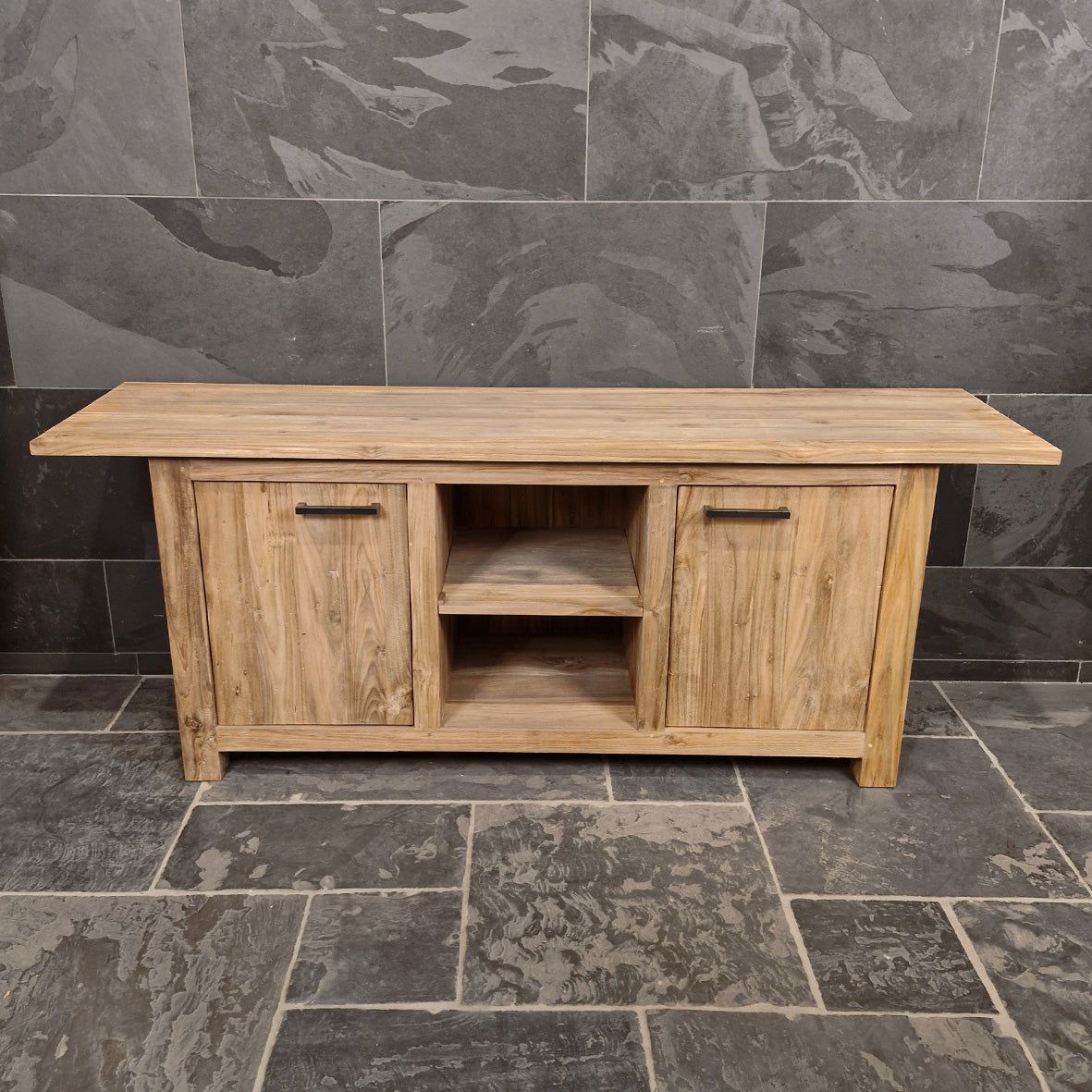 Natürlicher Badezimmer-Unterschrank aus recyceltem Holz von Borneo, Pflegeleicht, Modell 2, mit Maßen 204x55x80 cm.