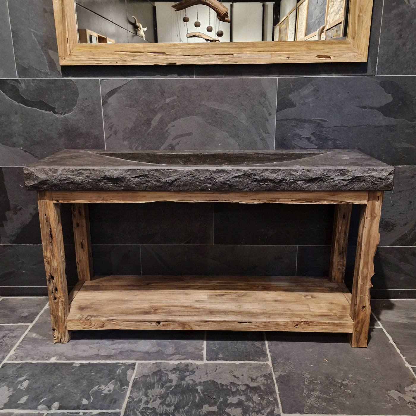 Badezimmermöbel mit Waschtisch aus Teak und Blaustein, Denpasar Badgestaltung, Unterschrank und Naturstein Waschtisch Bilbao