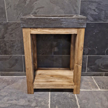 Moderne Badmöbel mit glattem Blaustein-Waschtisch aus recyceltem Teakholz, stilvolle Badgestaltung von Denpasar