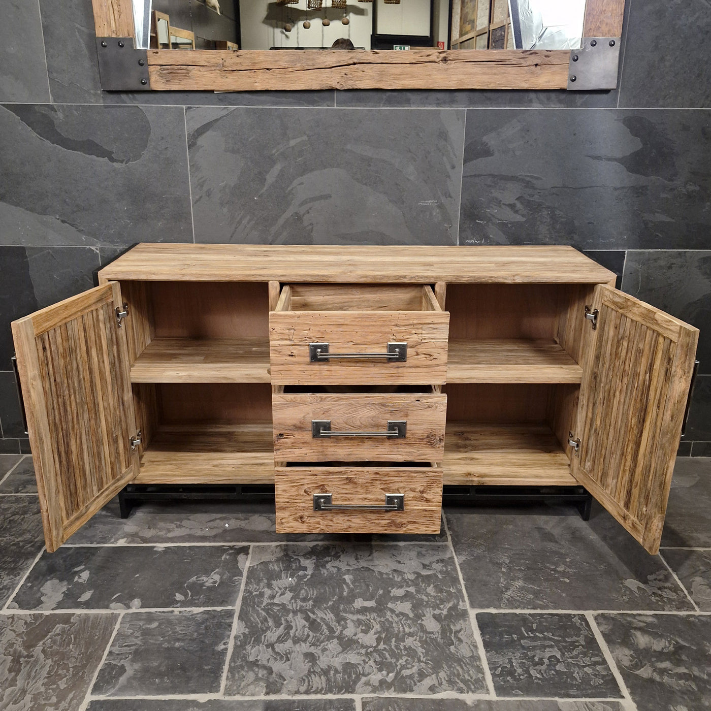 Depoku Bad-Unterschrank aus recyceltem Teakholz mit Schlitzen, 150x47x80cm, stilvolle Badgestaltung und nachhaltiges Design