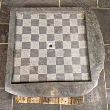 Handgefertigte ACHERON Duschtasse aus Flussstein, 112x117x10 cm, mit natürlicher, rauer Oberfläche für Badgestaltung.
