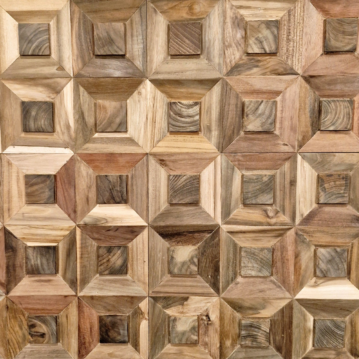 Holzverblender aus Teakholz, 10 x 10 cm, von BLO, sichtbar mit natürlicher Holzmaserung und glatter Oberfläche.