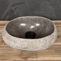 Aufsatzwaschbecken aus Flussstein, naturbelassen, handgefertigtes Unikat, 32x21x11 cm, für stilvolle Badgestaltung.