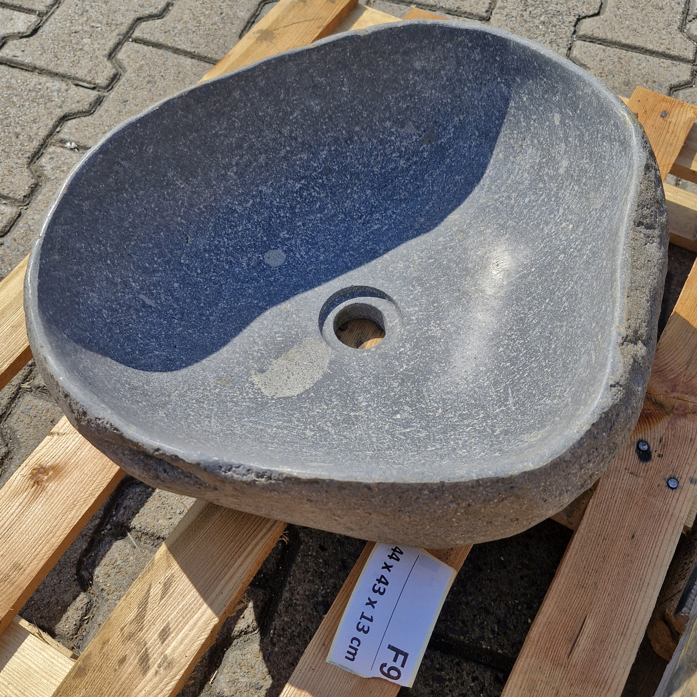 Aufsatzwaschbecken aus Flussstein | Naturstein | Unikate | 40-60 cm