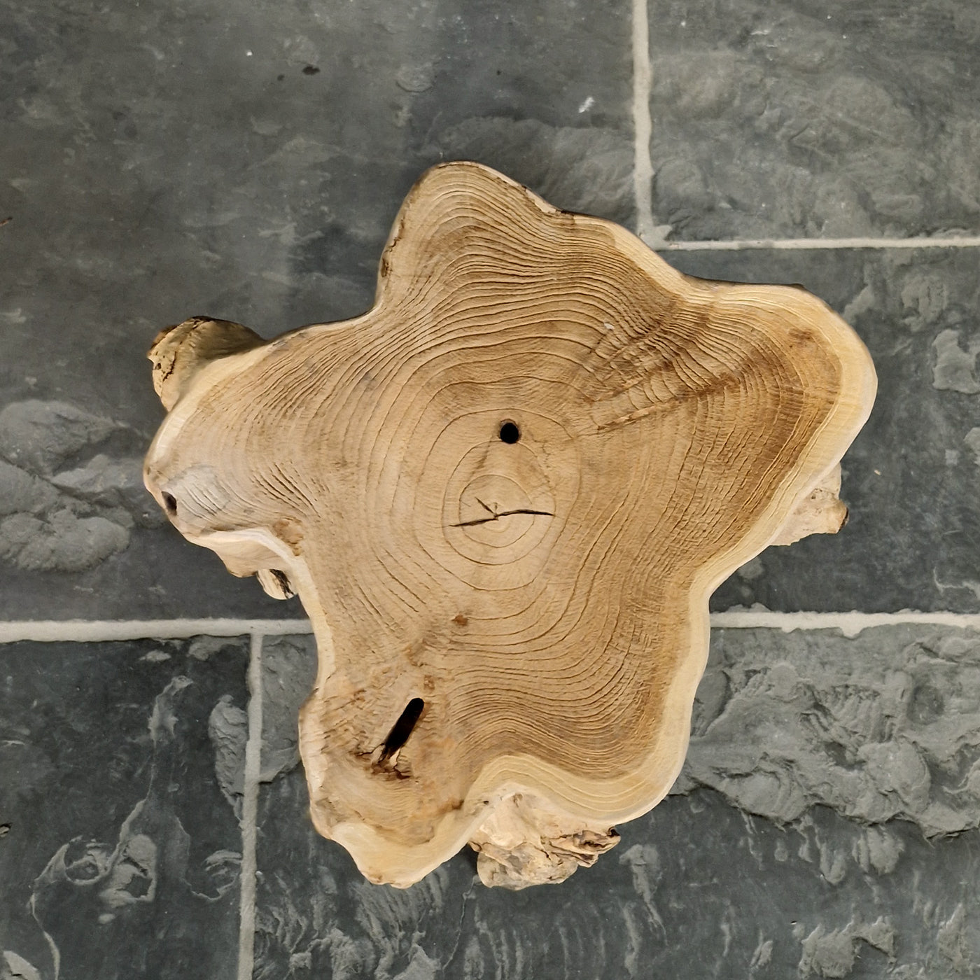 Wurzelholz Hocker aus Altholz, Badgestaltung, quadratisch, 34x34x47 cm, rustikaler Möbelstück, natürliche Holzoptik