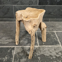 Hocker aus Wurzelholz und Altholz, handgefertigt für Badgestaltung, quadratisch, Maße 34x34x47 cm, von HOCKER.