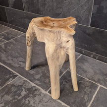Hocker aus Wurzelholz im rustikalen Baddesign, HOCKER Marke, Maße 39x33x47cm, Altholz-Optik, natürliche Holzstruktur sichtbar