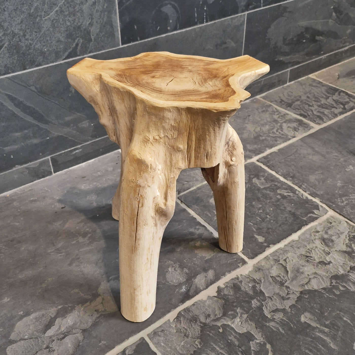 Hocker aus Wurzelholz und Altholz, Badgestaltung, HOCKER, rechteckiger Hocker mit natürlicher Holzmaserung, Maße 37x22x47cm