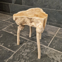 Hocker aus Wurzelholz und Altholz für Badgestaltung, naturbelassener Hocker mit 36x43x47 cm Größe, von HOCKER.