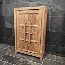 Nachhaltiger Kodia Wandschrank mit Doppeltüren, Badgestaltung, Maße 90x45x145 cm, modernes und zeitloses Design
