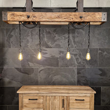 Metallrad Hängelampe für Badgestaltung mit vier Birnen, modernes Design, aus Metall gefertigt, stilvolle Beleuchtung für das Badezimmer.